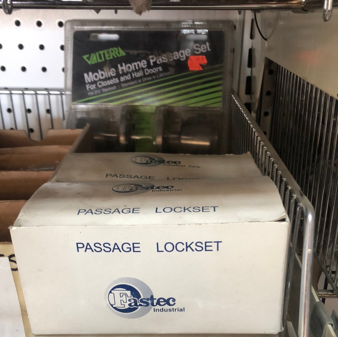 Young Farts RV Parts, Passage lock set